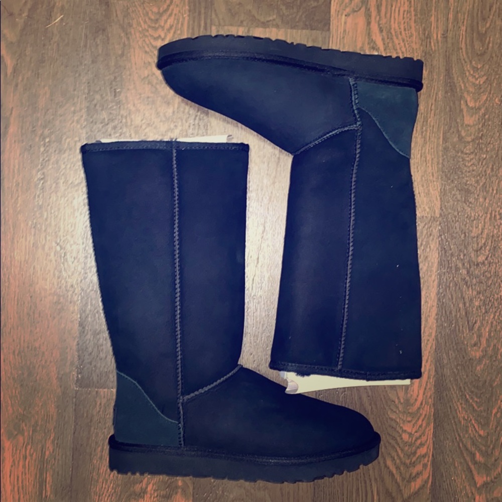 Brand New Black Classic Tall II Ugg Boots Size 8